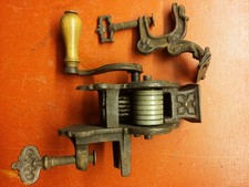 Antiker Bohnenschneider aus schwerem Metall, vollständig und voll funktionsfähig