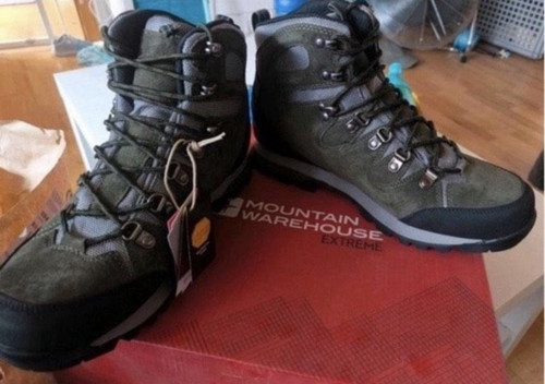 Mountain warehouse excursion - warehouse,