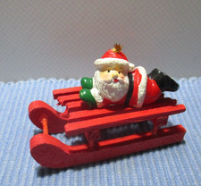 Nikolaus auf Holz Schlitten Miniatur Zubehör Puppenhaus/ Puppenstube/Kaufladen