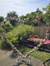 Hochzeitsbogen Herzform Aus Metal Mit Kunstrosen