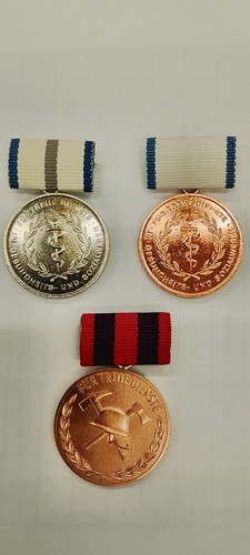 Ddr auszeichnungen treue - 3x,