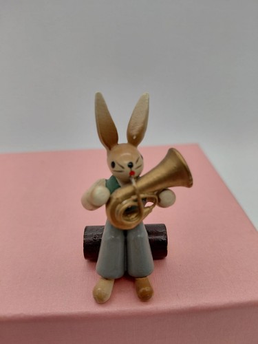 Esco hase mit tuba - esco,