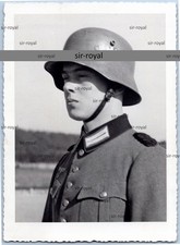 Junger Wehrmacht Soldat mit