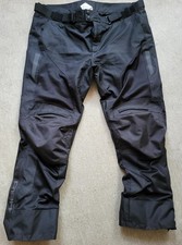 Motorradhose mit Protektoren