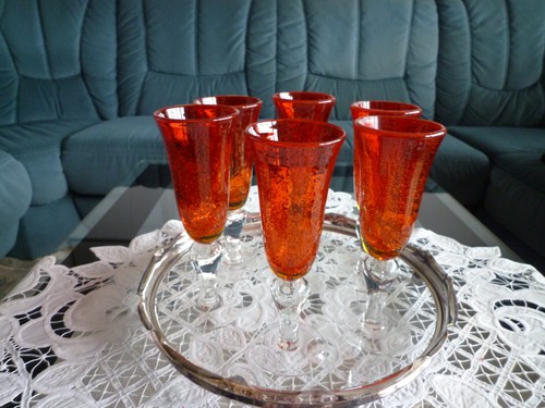 Elegante rote sektgläser - rote,