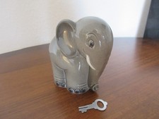 Alter Goebel Porzellan Elefant Spardose mit Schlüssel