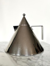 Alessi Wasserkocher - Il Conico - Edelstahl - Design Aldo Rossi