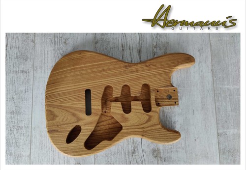 Strat roasted swamp - swamp, ash