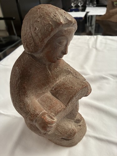 Tonfigur aus keramikwerkstatt - tonfigur,