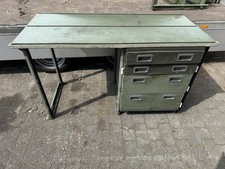 Schrank // Ablage // Werkzeugschrank // Shelter // Kabine / Ex. Bundeswehr BW