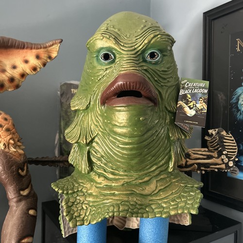 Creature from the black - creature,