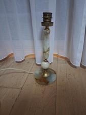 Eine Tischlampe aus Onyx  &