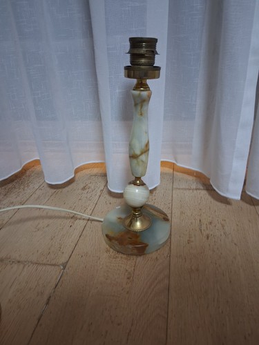 Eine tischlampe aus - tischlampe, &