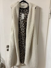 Weste Lang mit leo (neu)