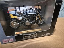 DIE CAST 1/18 " MUNCH MAMMUT