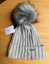 moderne Bommelmütze von