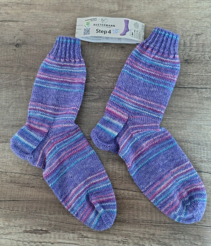Handgestrickte socken aus - handgestrickte,