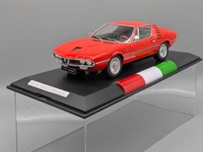 Modellautos 1:18 KK-Scale Alfa Romeo Montreal Rot mit Vitrine