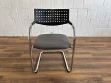 Vitra Visavis Besucherstuhl Freischwinger stapelbar schwarz grau