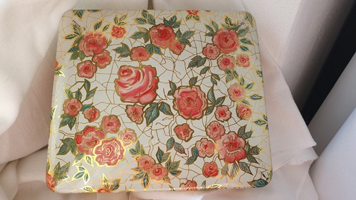Blechdose mit rosendekor - mit,