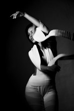 Aktfoto vor Schwarz,  Nude