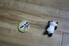 Deko Pandabär Porzellan, Button Woodstock, Anstecker Schneeberger Krabbe
