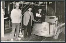 Foto 1979 Feuerwehr Feuerwehrmann mit Elektro Schlepper Kfz Hans Still