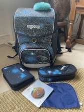 ergobag CUBO Schulranzen-Set Bär Anhalter durch die Galaxis, 6-teilig