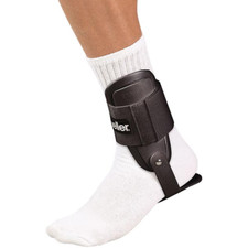 MUELLER Fußgelenkbandage mit