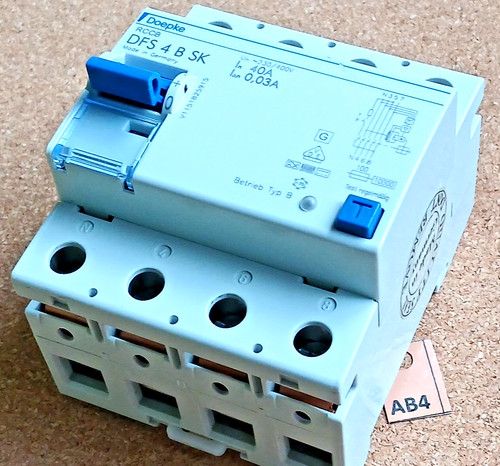 Schutzschalter typ 40a - fi,