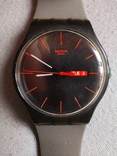 SWATCH New Gent Warm Rebel SUOM702 mit originaler Box - Neue Batterie