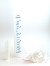 1x Messbecher Zylinder 250ml + 25ml + ecoLab Trichter aus PP 75mm