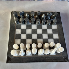 Schachspiel aus Onyx oder