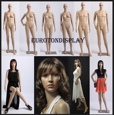 Hautfarbene Plastikpuppen