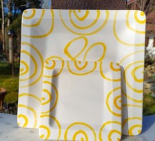 2  quadratische  Teller /  Servierteller breiter Rand  "Gmundner Keramik  gelb "