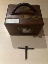 Alte Benzing Taubenuhr Tauben Uhr Konstatieruhr Aufziehschlüssel Holzkasten