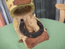 Geschntzter Holz Pferdekopf mit Hufeisen