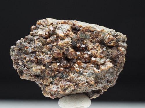 Granat var andradit - granat,,