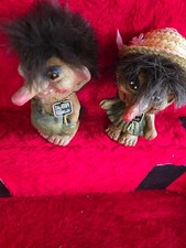 2 x Troll Nyform Norwegen Mädchen mit Hut und Junge mit Ettiket
