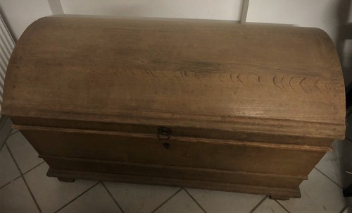 Alte runddeckeltruhe eiche - alte,