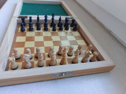 Tragbares kleines schachspiel - tragbares,