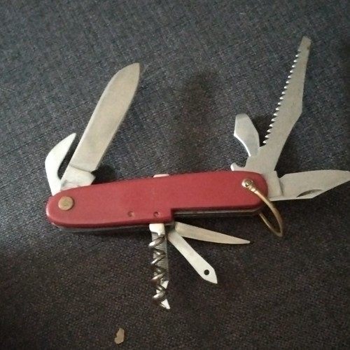Schweizermesser rot