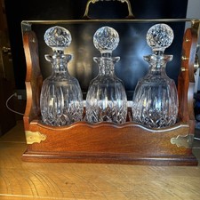 Atemberaubender Tantal mit 3