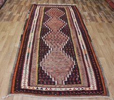 HERVORRAGENDER HANDGEFERTIGTER