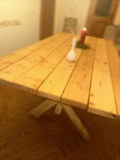 Holztisch mit Lerche on Top, handgemacht