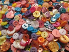 150 kleine Knöpfe bunte