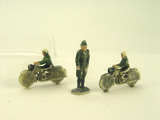 Motorradfahrer u. Polizist -