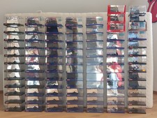 Carrera Leerboxen  =  60x D132 (blau)  =  25x Evolution (schwarz)