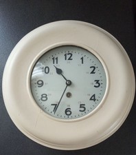 Alte PENDELWANDUHR vorne rund