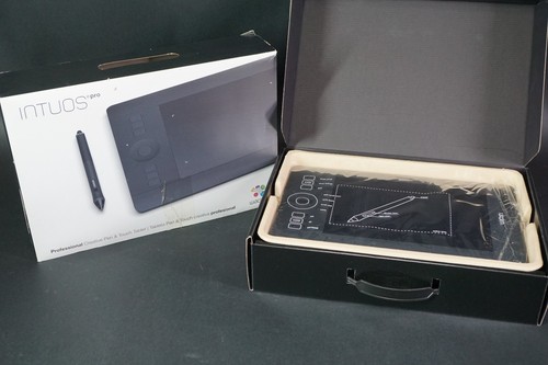 Wacom intuos pro - small, pth-451